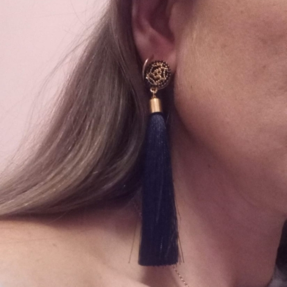 New!!! Lovely 🥰 White Tassel Earrings 😘 - Picture 2 of 3